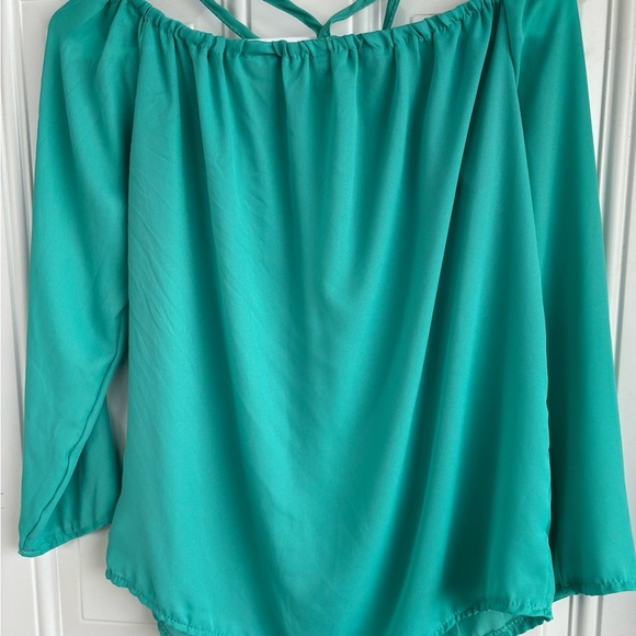 Green Off-Shoulder Flutter Sleeve Blouse - Picture 2 of 5